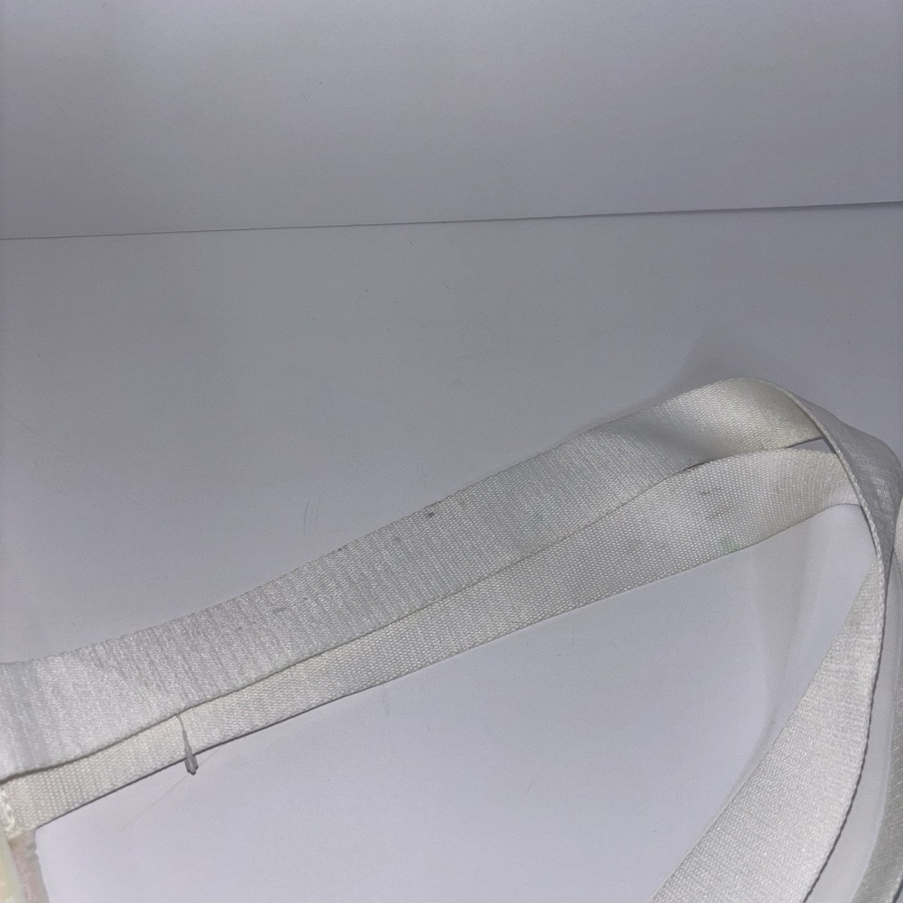 Bath & Body Works Iridescent White Puffer Tote Bag From 2023 Black Friday VIP - Picture 4 of 4